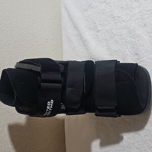 United Ortho Black Medical Fracture Boot Short Cam Walker Small